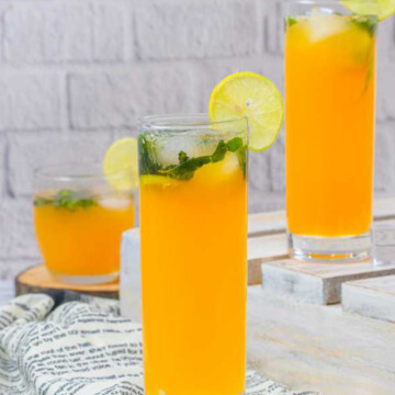 A drink is served in a glaass