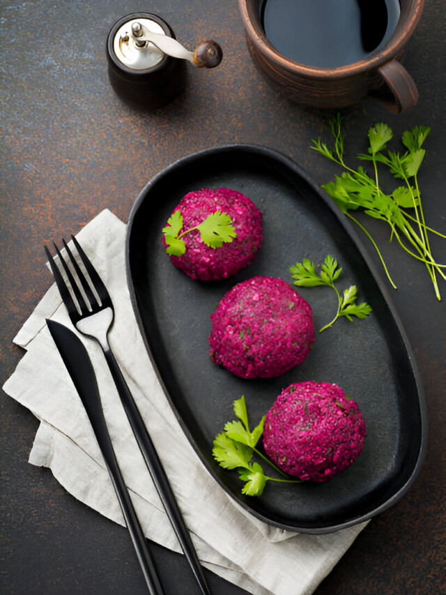 Make This Colorful & Crispy Beetroot Aloo Tikki at Home!